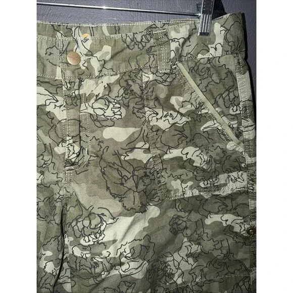 CARHARTT El Paso Size 16 Waist (Camo/Floral Graphic Women's Shorts 100% Cotton - Picture 2 of 5